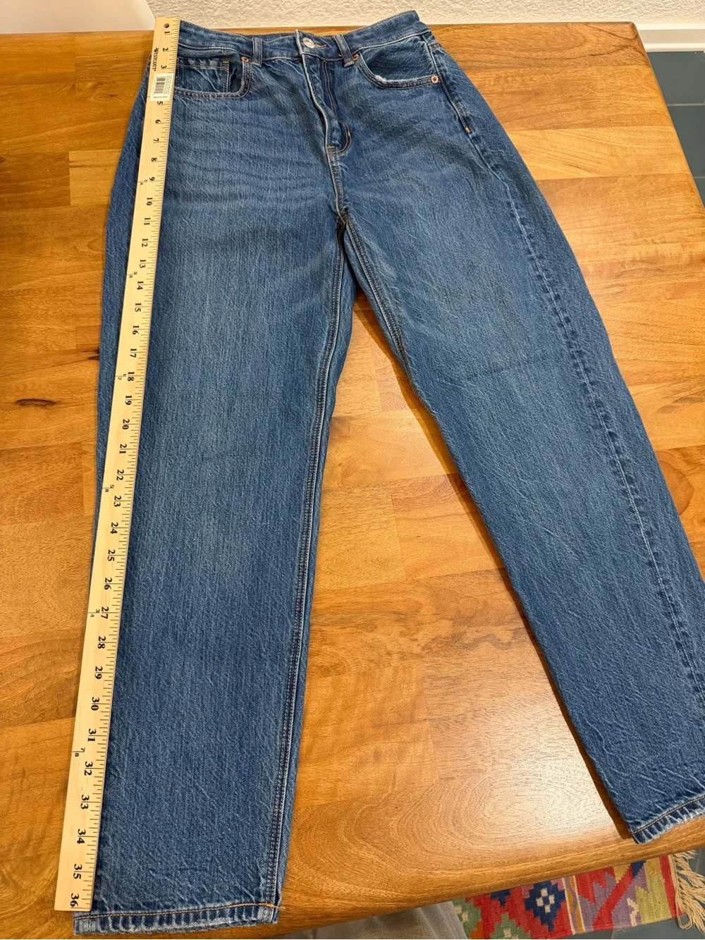 American Eagle Outfitters Mom Straight High-Rise Jeans Size 2